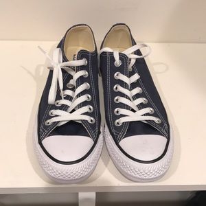 Converse Chuck Taylor low top, size 7